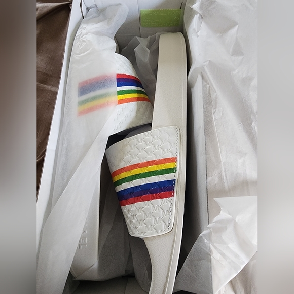 Michael Kors Slides - Picture 2 of 5